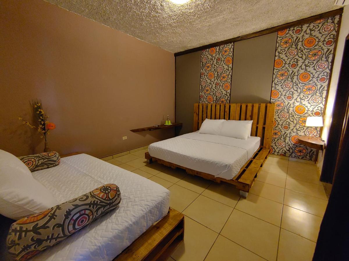 La Zona Hostel San Salvador Luaran gambar