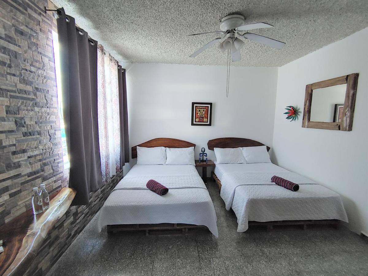 La Zona Hostel San Salvador Luaran gambar