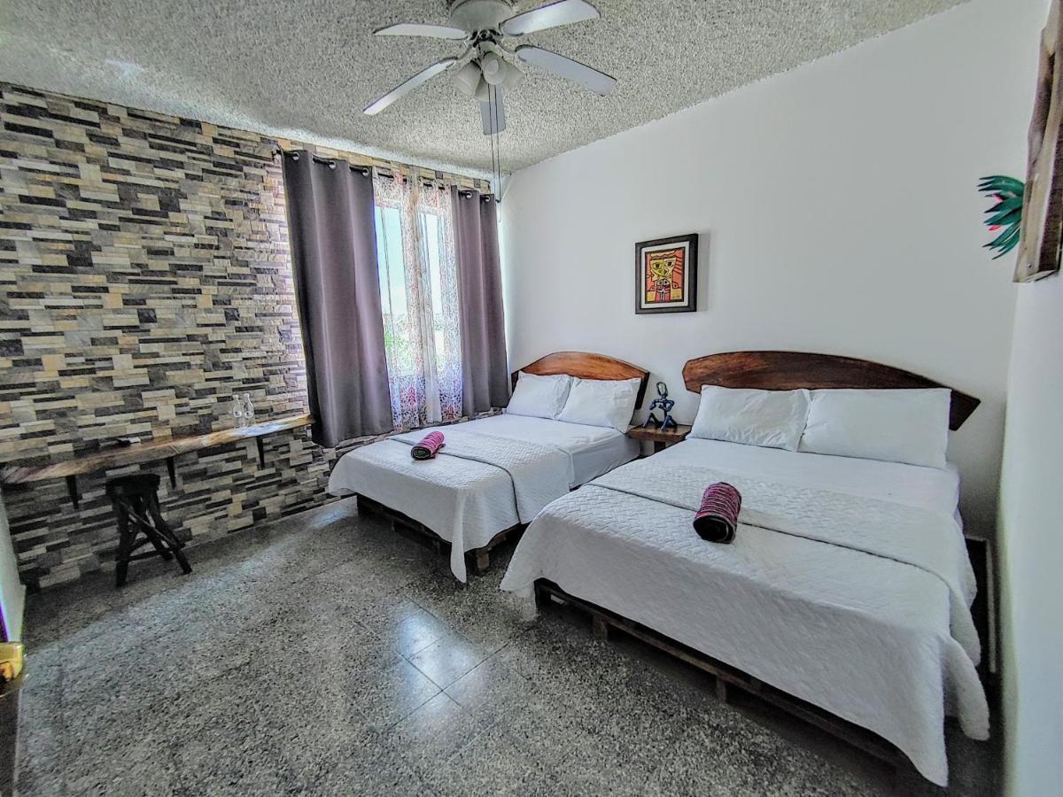La Zona Hostel San Salvador Luaran gambar