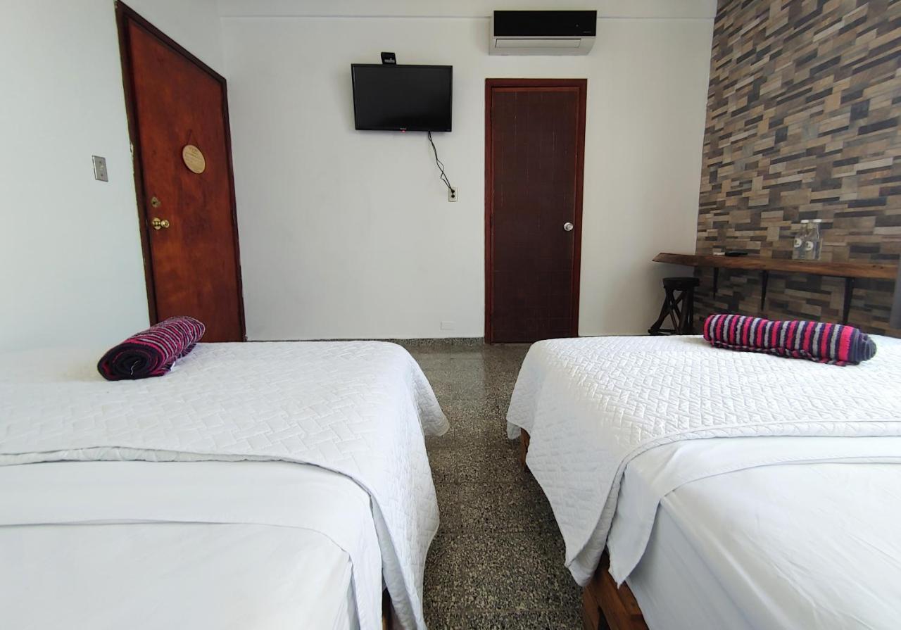 La Zona Hostel San Salvador Luaran gambar